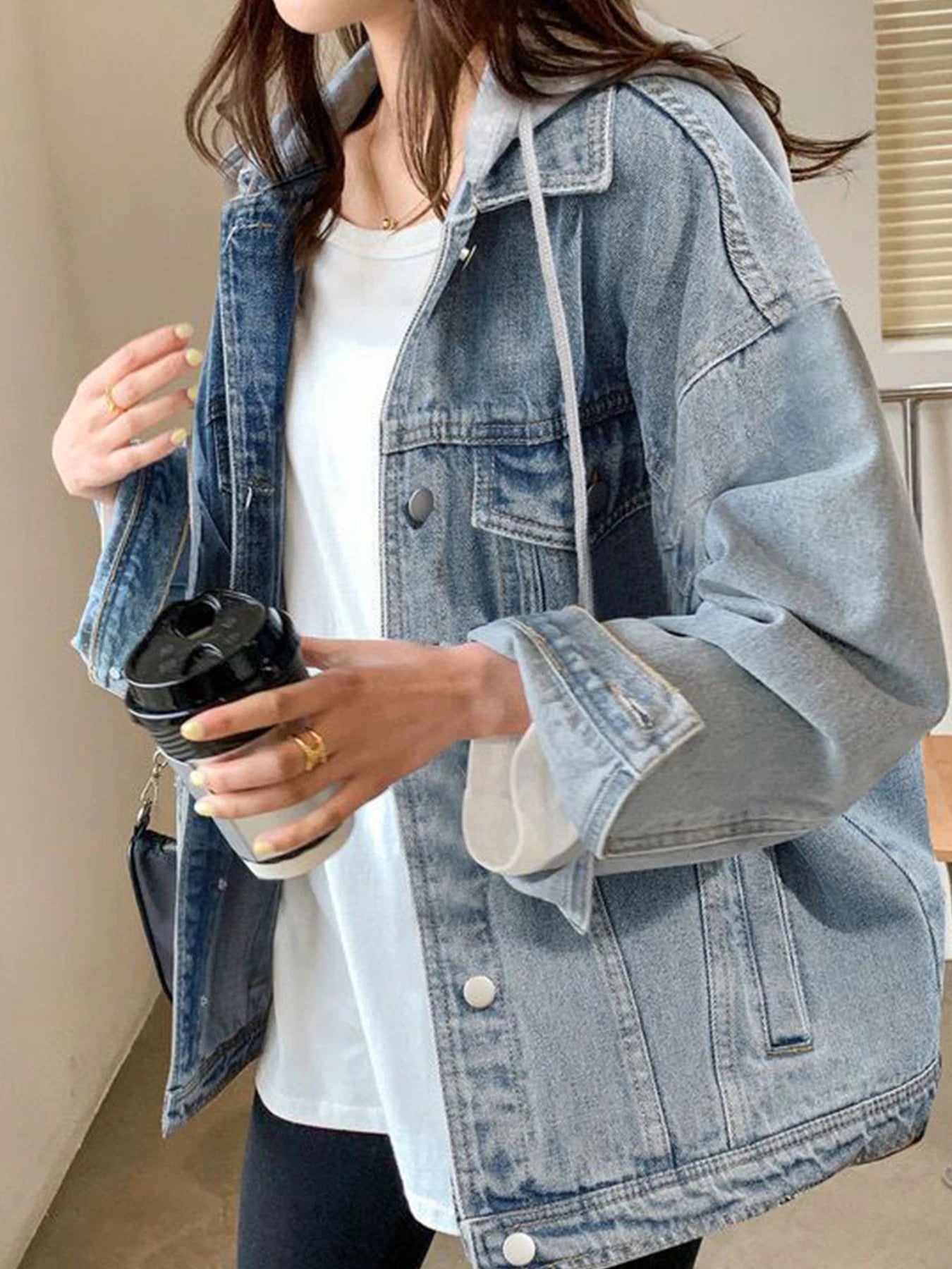 Women's New Loose Casual Denim Hoodie, Long Sleeved Short Flip Pocket Denim Jacket, Suitable for Various Occasions in Spring and