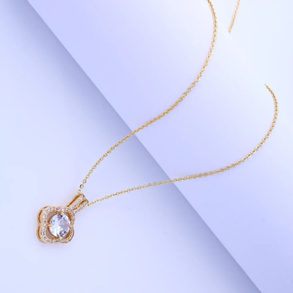 Elegant Four-Leaf Clover Full Diamond Necklace for Women High-End Pendant Clavicle Chain