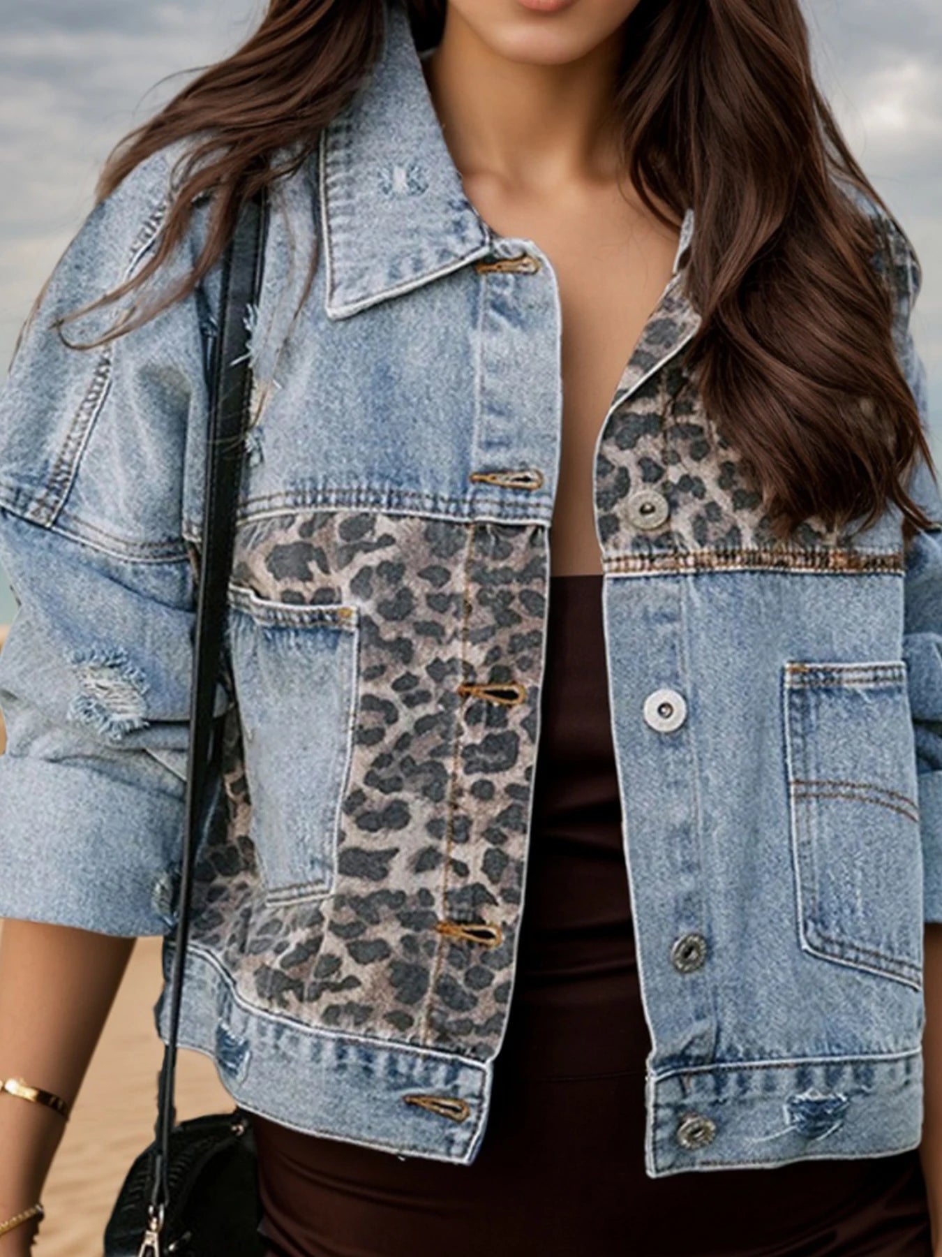 New Women's Leopard Print Long Sleeved Shorts Denim Jacket, Street Style, Fashionable and Casual Versatile Denim Jacket, Made of