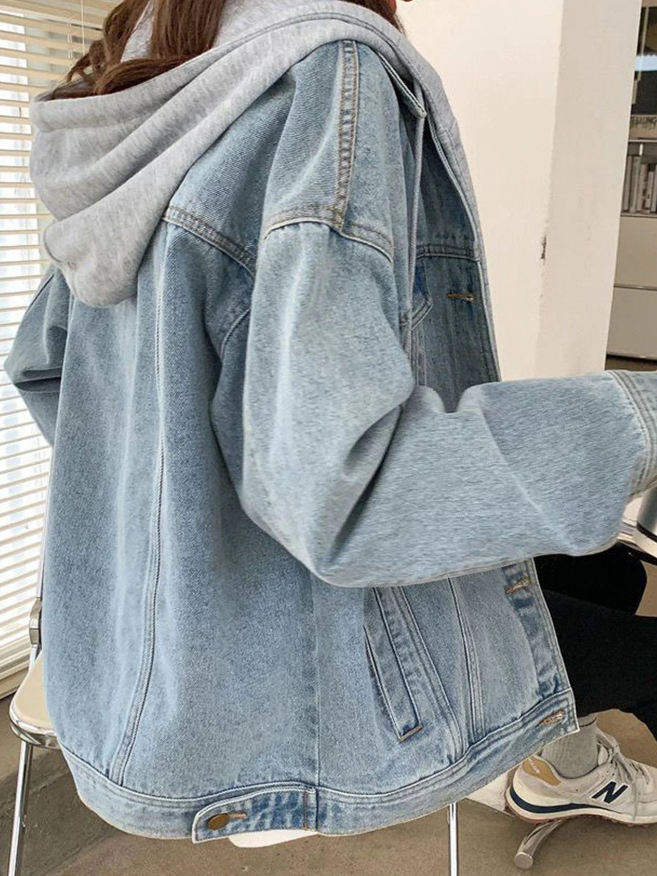 Women's New Loose Casual Denim Hoodie, Long Sleeved Short Flip Pocket Denim Jacket, Suitable for Various Occasions in Spring and