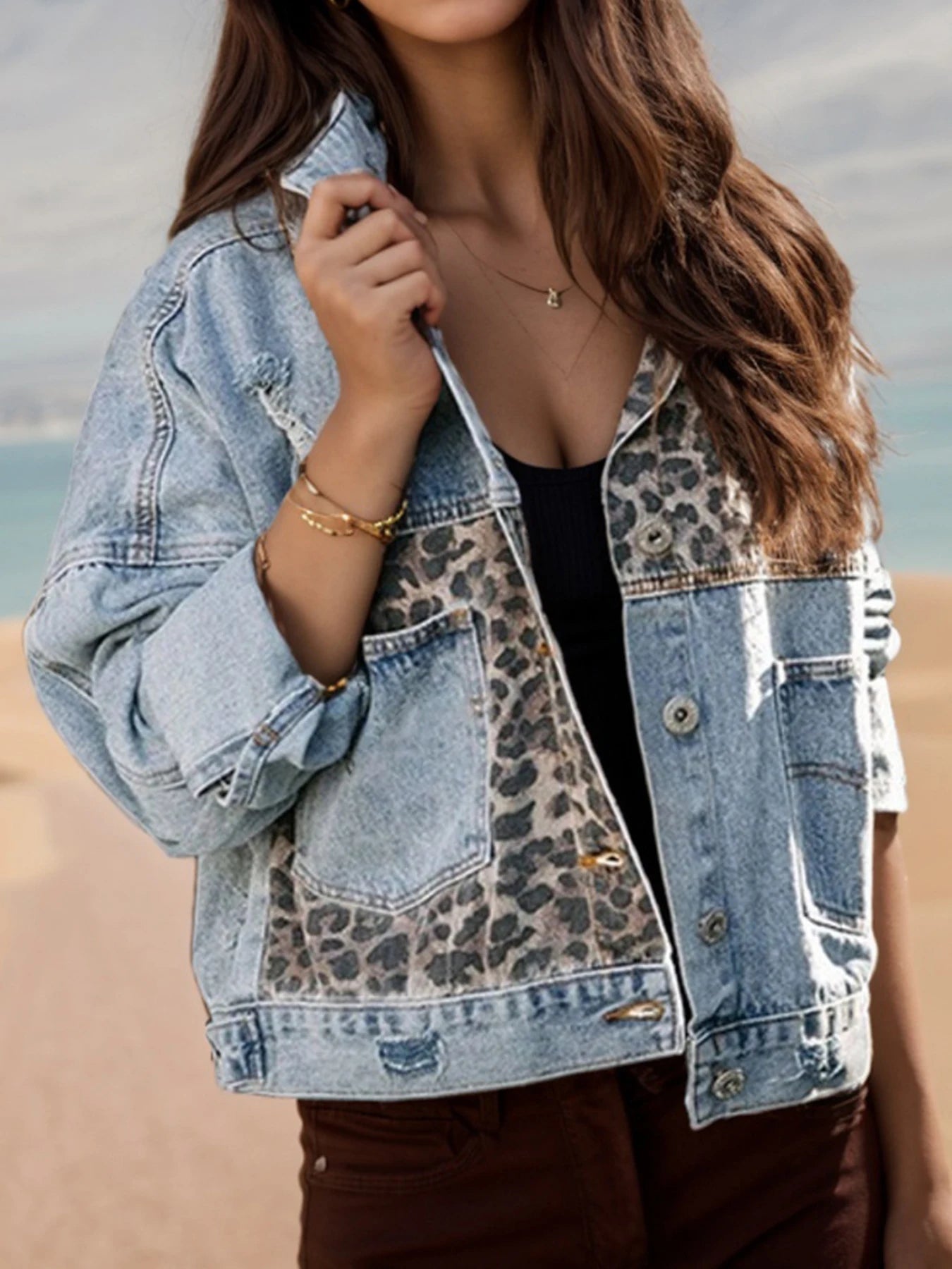 New Women's Leopard Print Long Sleeved Shorts Denim Jacket, Street Style, Fashionable and Casual Versatile Denim Jacket, Made of