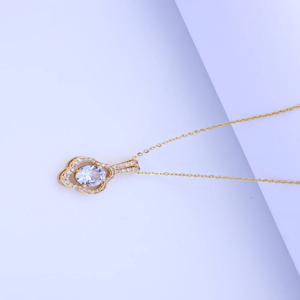Elegant Four-Leaf Clover Full Diamond Necklace for Women High-End Pendant Clavicle Chain