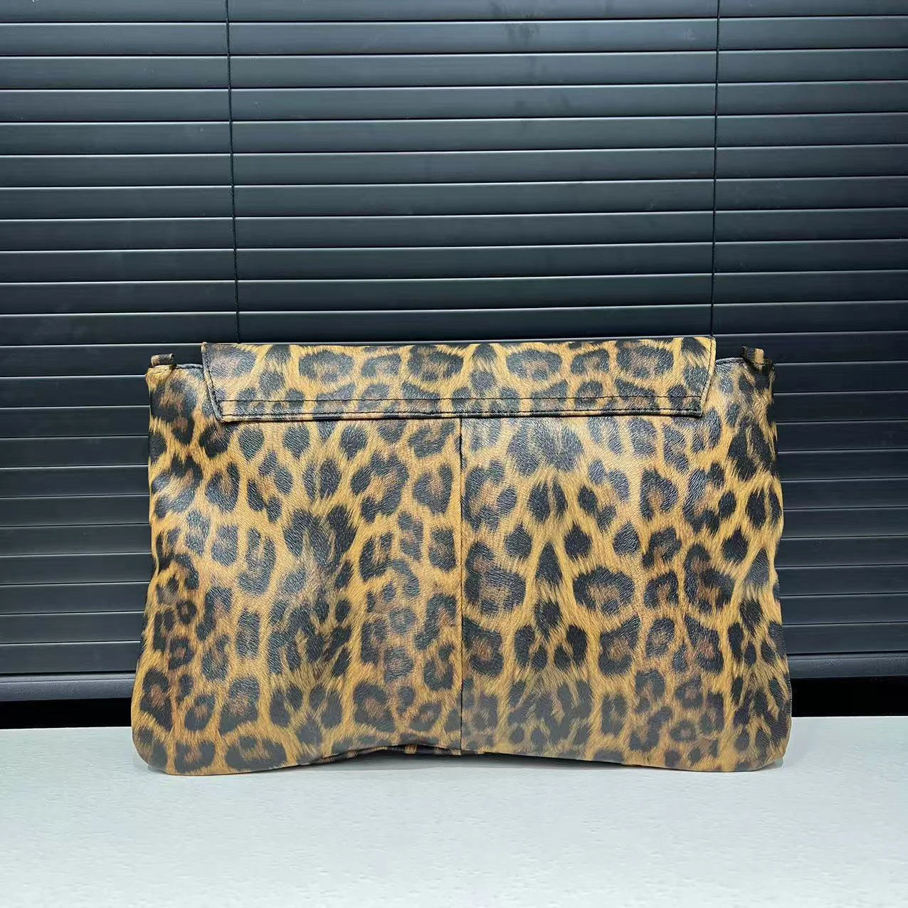 2025 new women's leopard print handbag, large capacity handbag, evening bag, envelope bag, full print creative shoulder bag