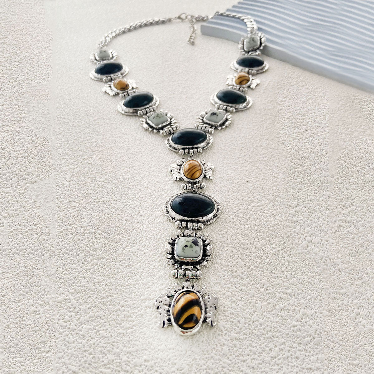 Autumn New Personality Retro Fashion Trend Resin Gemstone Geometric Pendant Necklace Simple Women