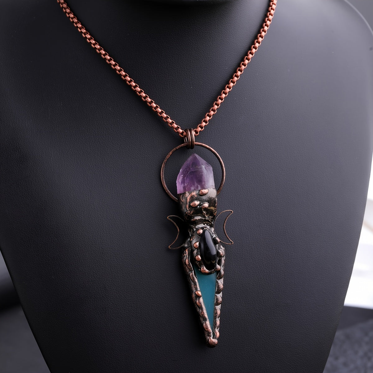 [Bohemian Copper Arrow Necklace] 1pc Bohemian Copper Arrow Double Moon Crystal & Green Agate Natural Stone Necklace - Antique Golden plated Crystal Pendant Jewelry for Men & Women, Spiritual Gift with Original Necklace Chain,