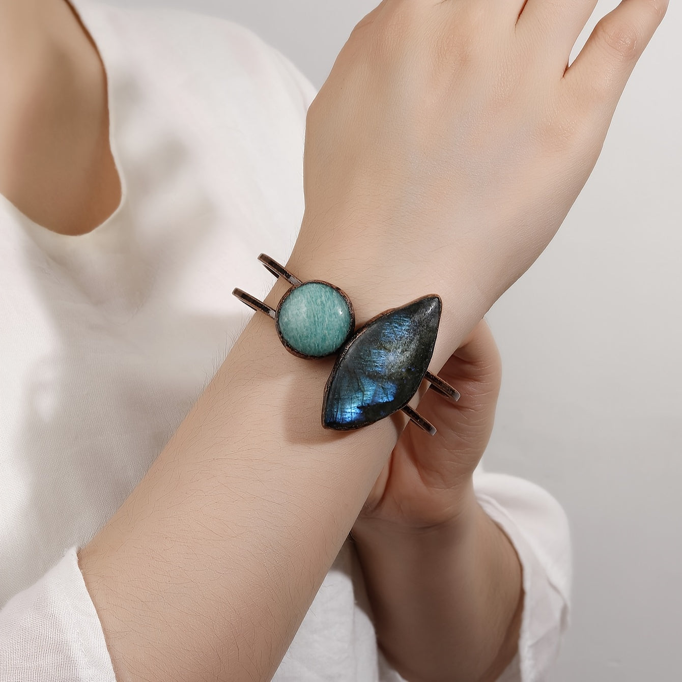 Vintage Bohemian Style Natural Labradorite Stone Bracelet - Handcrafted Antique Bronze Finish, Teardrop & Round Designs, Perfect for Parties & Gifts