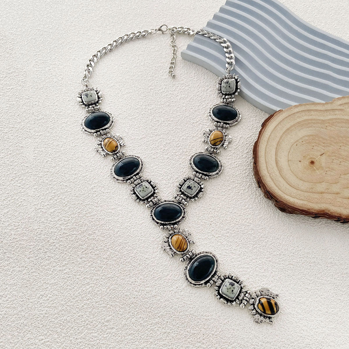 Autumn New Personality Retro Fashion Trend Resin Gemstone Geometric Pendant Necklace Simple Women
