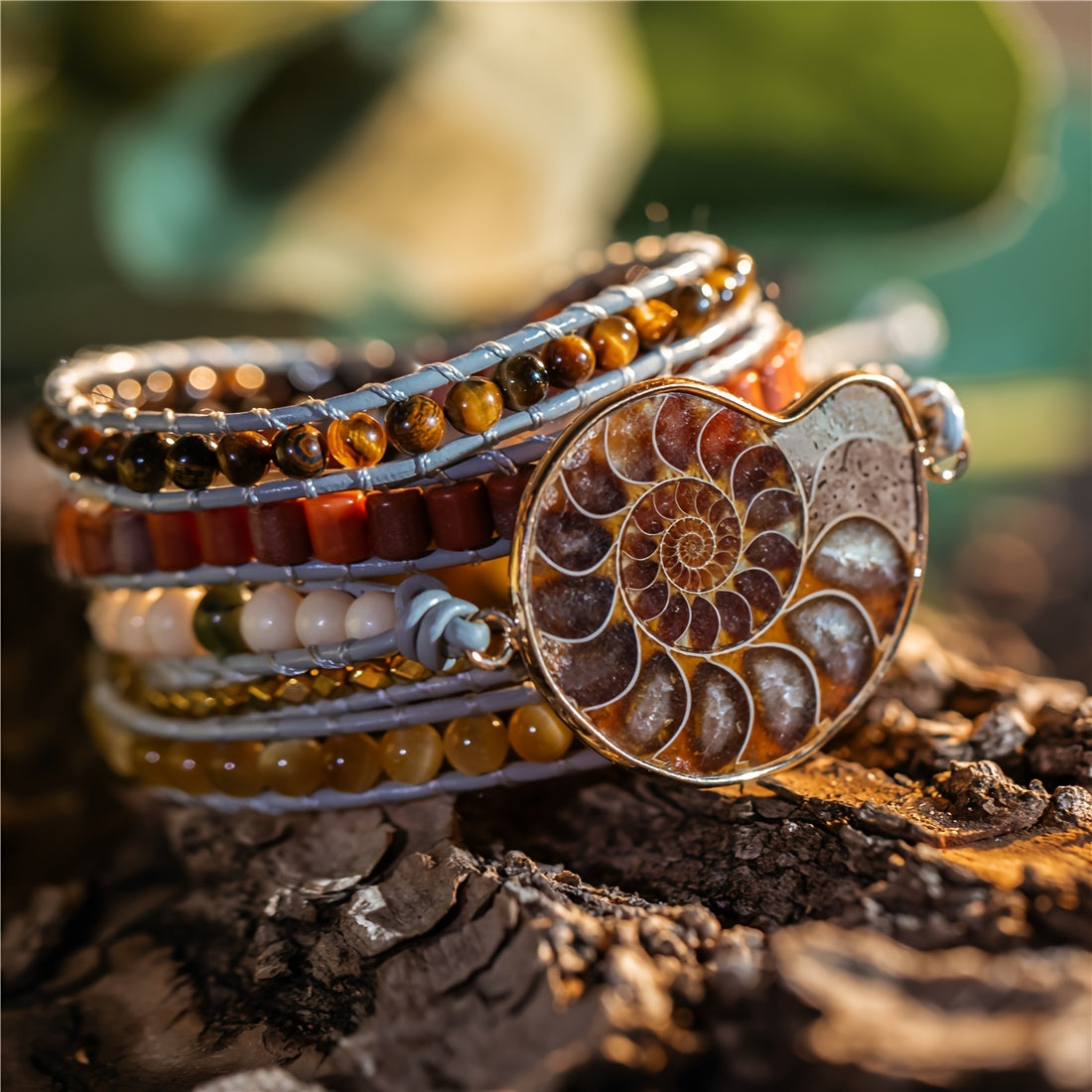 [Bohemian Agate Bracelet] Natural Stone Adjustable Bohemian Snail Agate Bracelet - Vintage-Inspired Multi-Layer Design with Golden-Tone Spiral Accent, Earthy Tones for Casual Attire or Gift