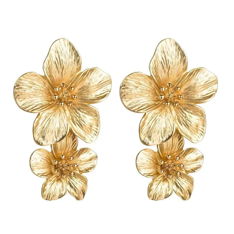 Vintage Metal Flower Stud Earrings for Women Premium Exaggerated Golden Fashion Jewelry Accessories Gifts