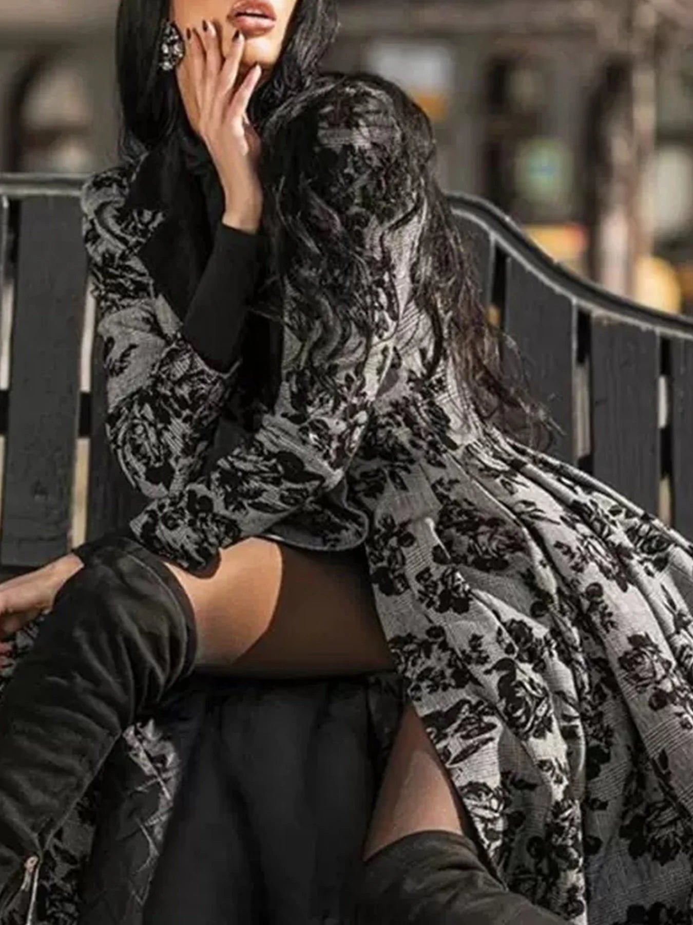 Women's New Retro Floral Lace Patchwork Long Jacket, V-Neck, Slit Hem, Comfortable Fit, Machine Washable, Suitable for Spring