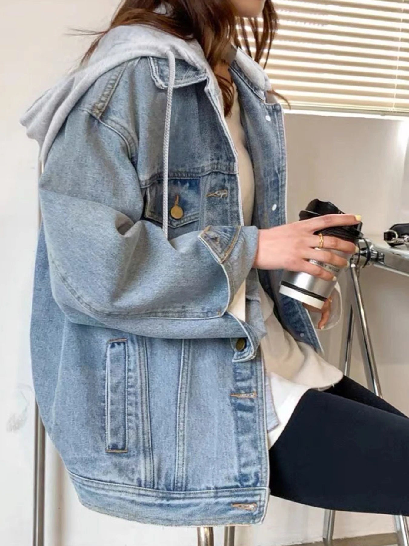 Women's New Loose Casual Denim Hoodie, Long Sleeved Short Flip Pocket Denim Jacket, Suitable for Various Occasions in Spring and