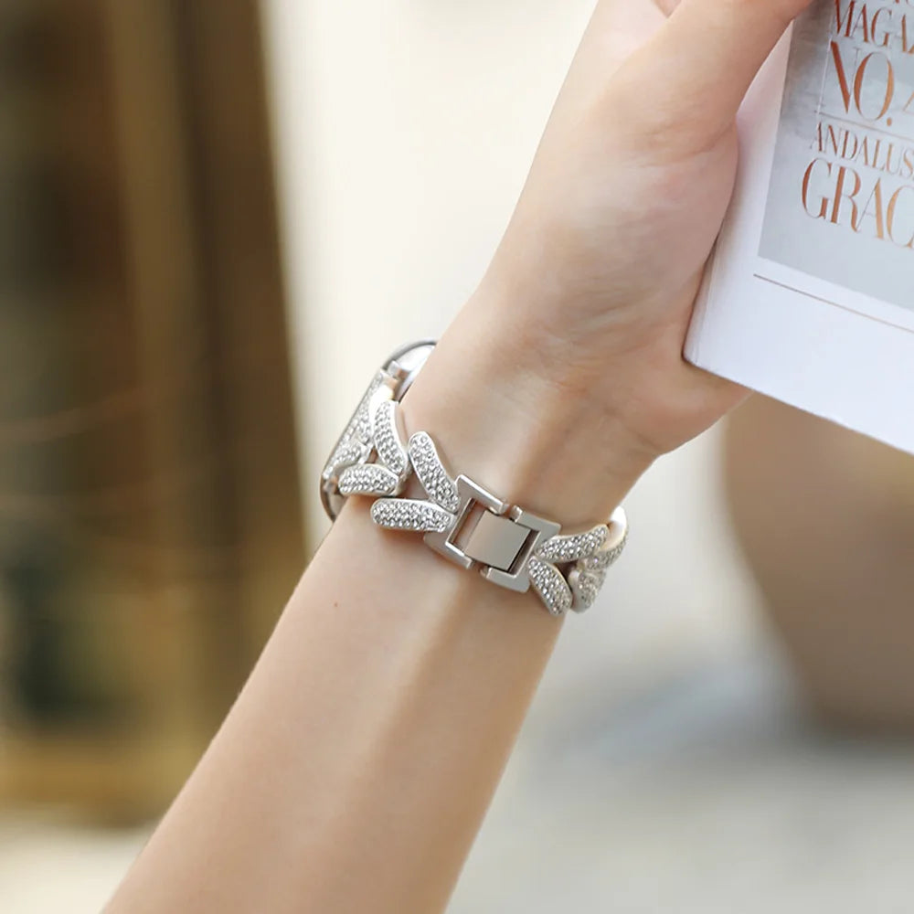 Diamond Metal Strap for Apple Watch 10 Band 46mm 42mm 45mm 40mm 41mm 44/49mm Women Belt Bracelet iWatch Series 9 8 7 Se 6 Ultra
