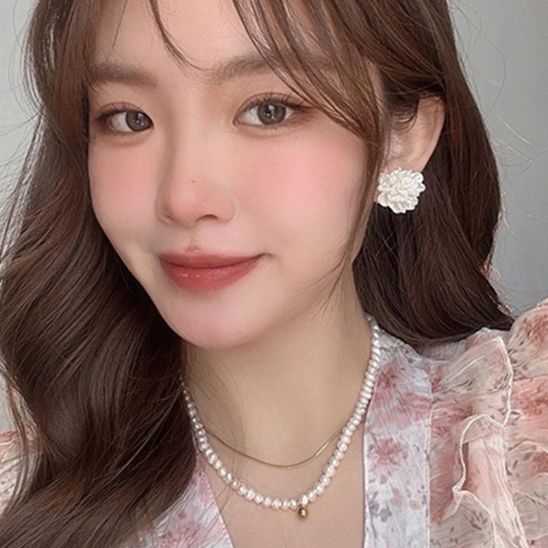 1 Pair Elegant Fashion Camellia Sinensis Big Earrings Luxury Shiny Temperament Versatile Stud Earrings For Women Wedding Jewelry