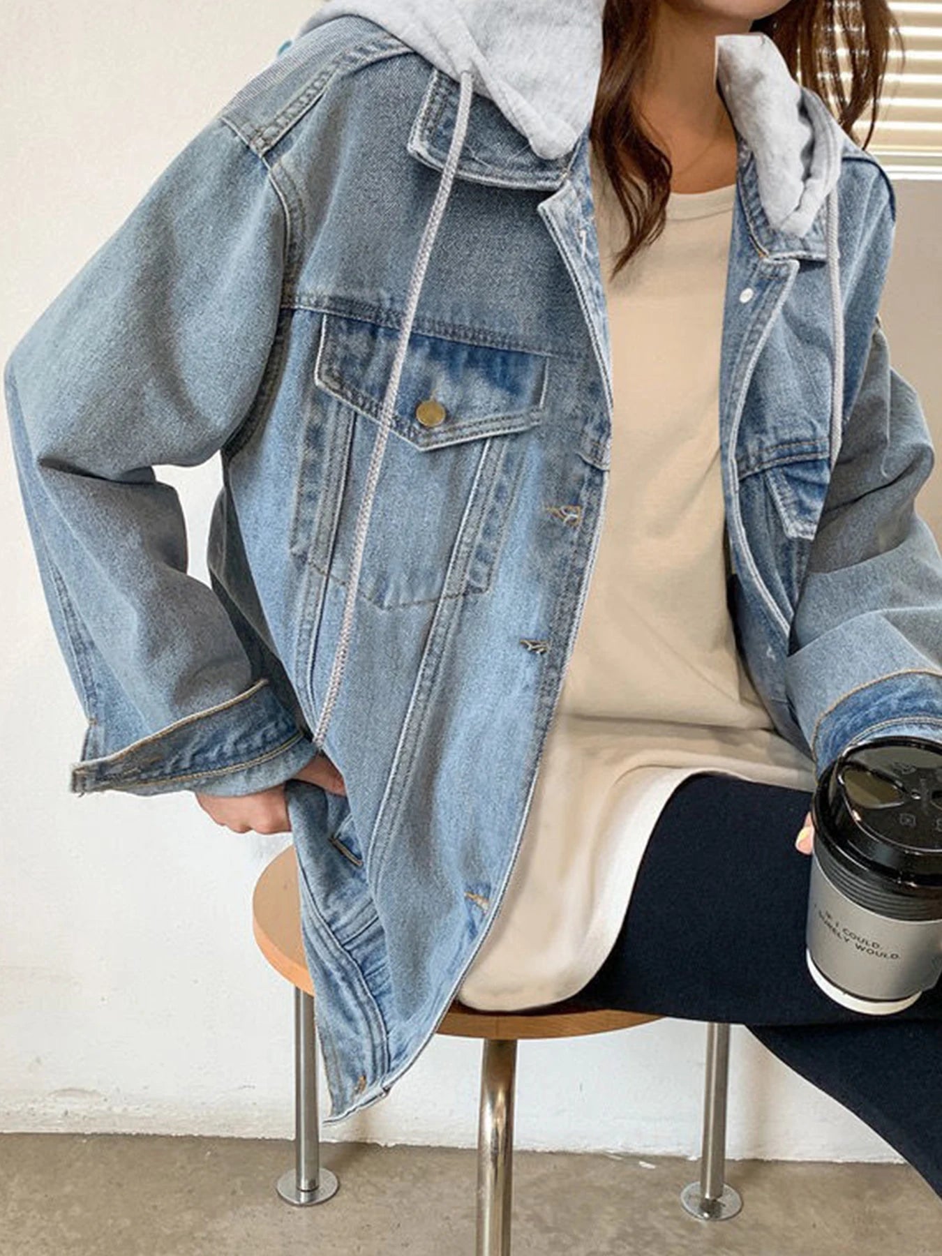 Women's New Loose Casual Denim Hoodie, Long Sleeved Short Flip Pocket Denim Jacket, Suitable for Various Occasions in Spring and