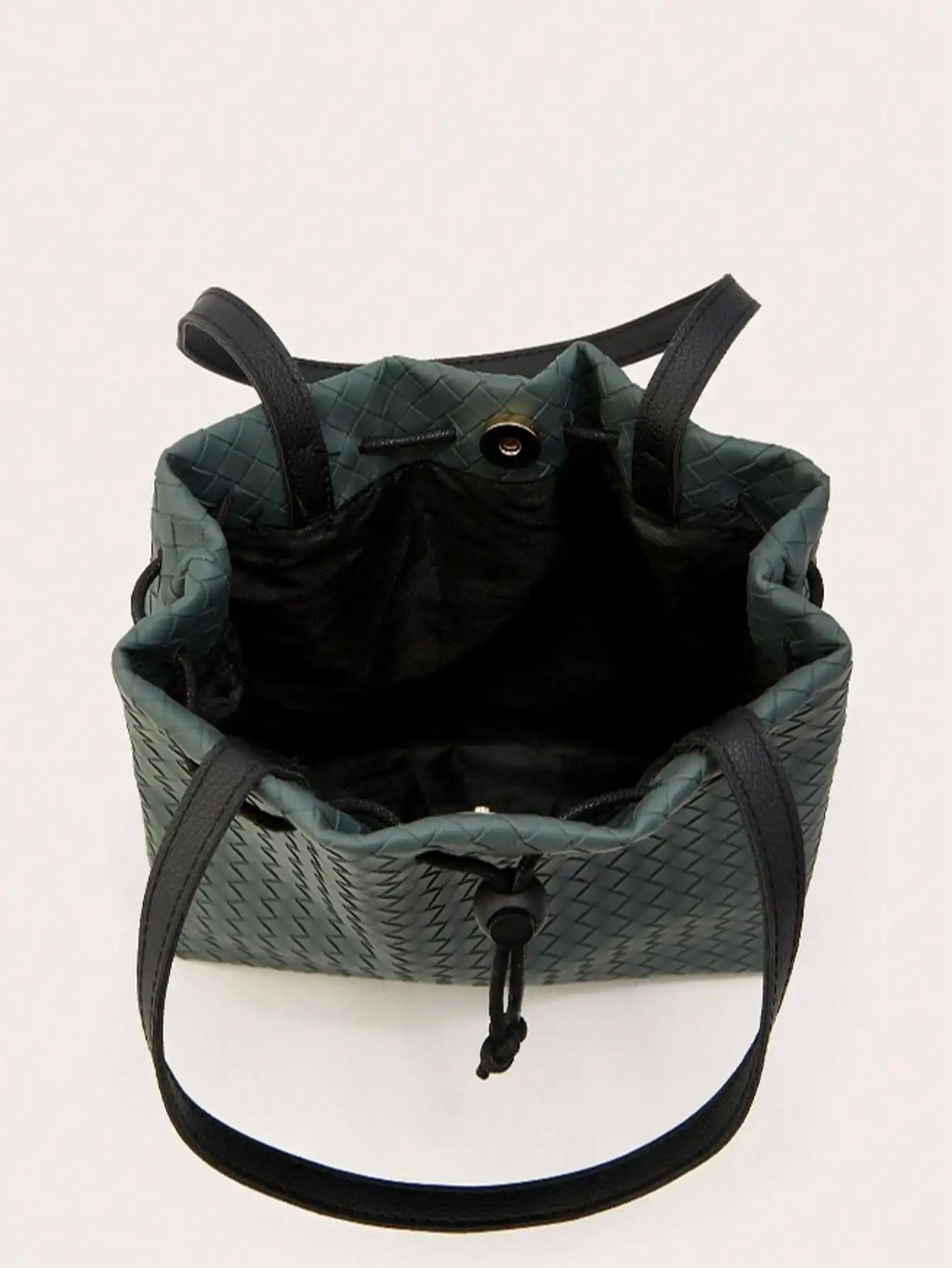 2025 New, Woven Handbag, PU Material, with Tassel Accessories, Fashion Bucket Bag, Women's Shoulder Bag, Ideal for Daily Use and