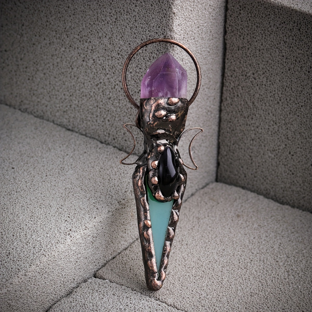[Bohemian Copper Arrow Necklace] 1pc Bohemian Copper Arrow Double Moon Crystal & Green Agate Natural Stone Necklace - Antique Golden plated Crystal Pendant Jewelry for Men & Women, Spiritual Gift with Original Necklace Chain,