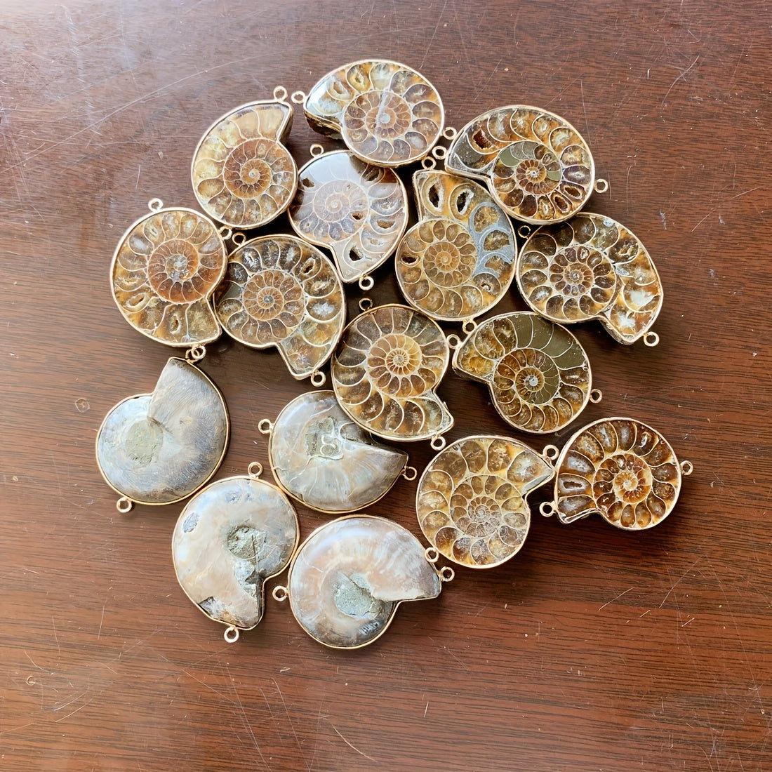 [Bohemian Agate Bracelet] Natural Stone Adjustable Bohemian Snail Agate Bracelet - Vintage-Inspired Multi-Layer Design with Golden-Tone Spiral Accent, Earthy Tones for Casual Attire or Gift
